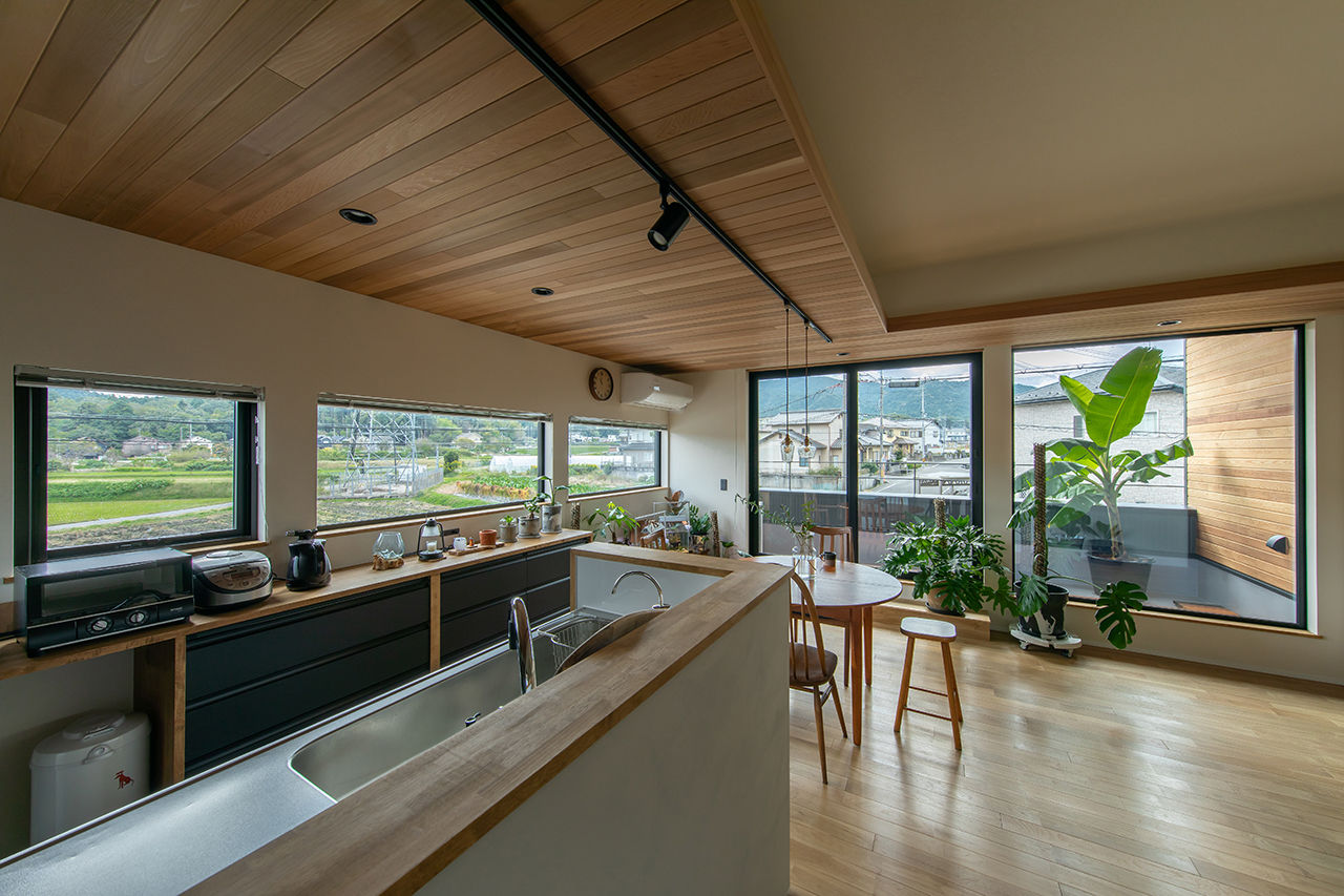 ルポハウス一級建築士事務所 【2000万円台/滋賀/変形地】豊かな眺望と暮らす２階リビング家。広い洗濯室や書斎も快適の建築実例画像3