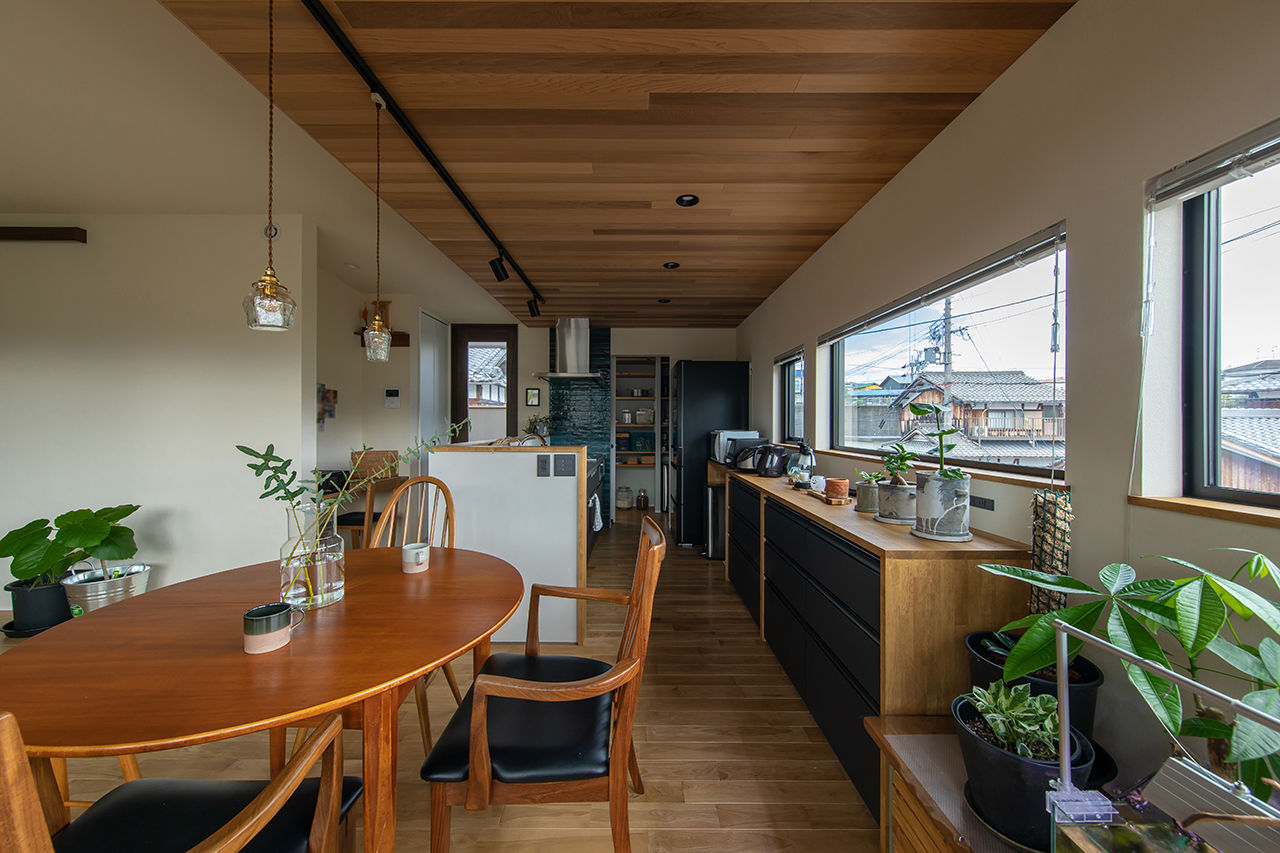 ルポハウス一級建築士事務所 【2000万円台/滋賀/変形地】豊かな眺望と暮らす２階リビング家。広い洗濯室や書斎も快適の建築実例画像4