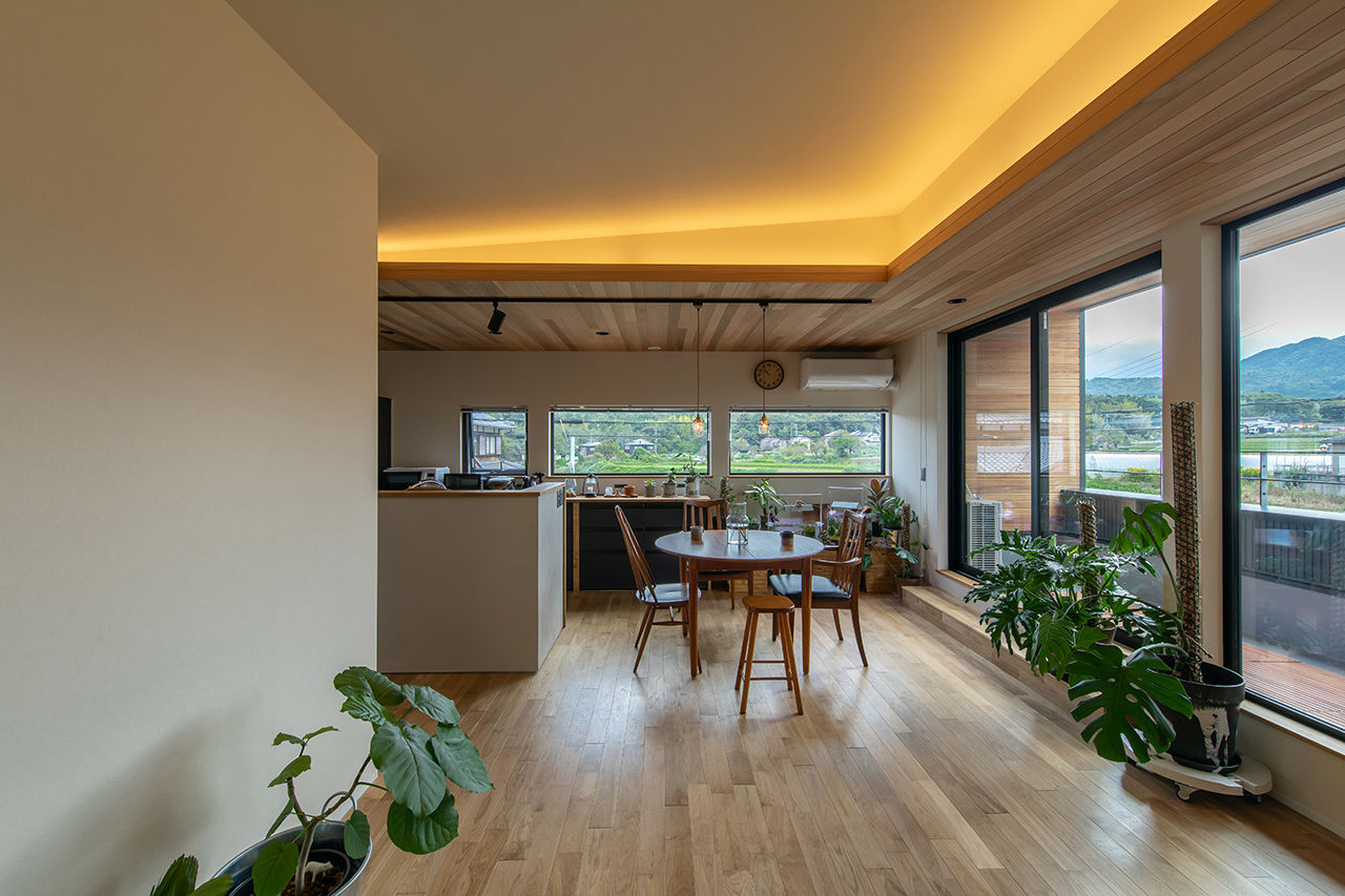 ルポハウス一級建築士事務所 【2000万円台/滋賀/変形地】豊かな眺望と暮らす２階リビング家。広い洗濯室や書斎も快適の建築実例画像5