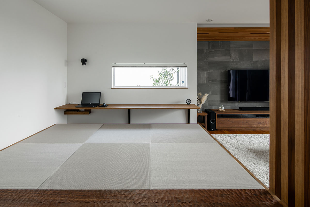 ルポハウス一級建築士事務所 【3000万円台/滋賀/庭付き】チークの床が映える家。Ｌ字の下がり天井が引き立てる上質な空間の建築実例画像6