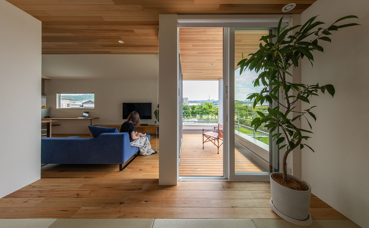 ルポハウス一級建築士事務所 【2000万円台/京都/自然素材】温かな光を感じる家。風景の中に溶け込むような２階リビングで暮らすの建築実例画像7