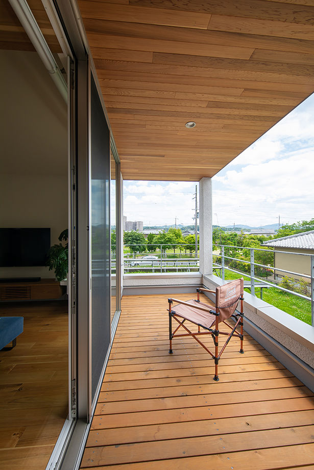 ルポハウス一級建築士事務所 【2000万円台/京都/自然素材】温かな光を感じる家。風景の中に溶け込むような２階リビングで暮らすの建築実例画像10