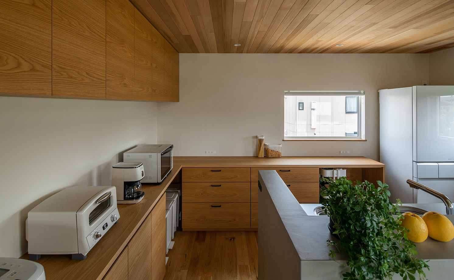 ルポハウス一級建築士事務所 【2000万円台/京都/自然素材】温かな光を感じる家。風景の中に溶け込むような２階リビングで暮らすの建築実例画像19