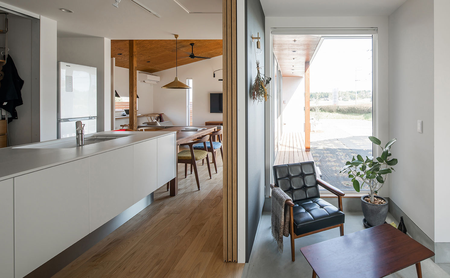 ルポハウス一級建築士事務所 【滋賀/平屋/2000万円台/30坪台/間取り図】サクラ並木を望む窓とストレスフリーの間取りに癒される日々の建築実例画像9