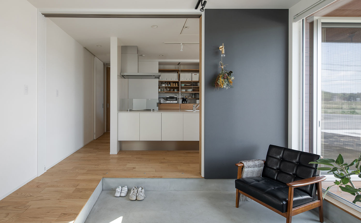 ルポハウス一級建築士事務所 【滋賀/平屋/2000万円台/30坪台/間取り図】サクラ並木を望む窓とストレスフリーの間取りに癒される日々の建築実例画像10