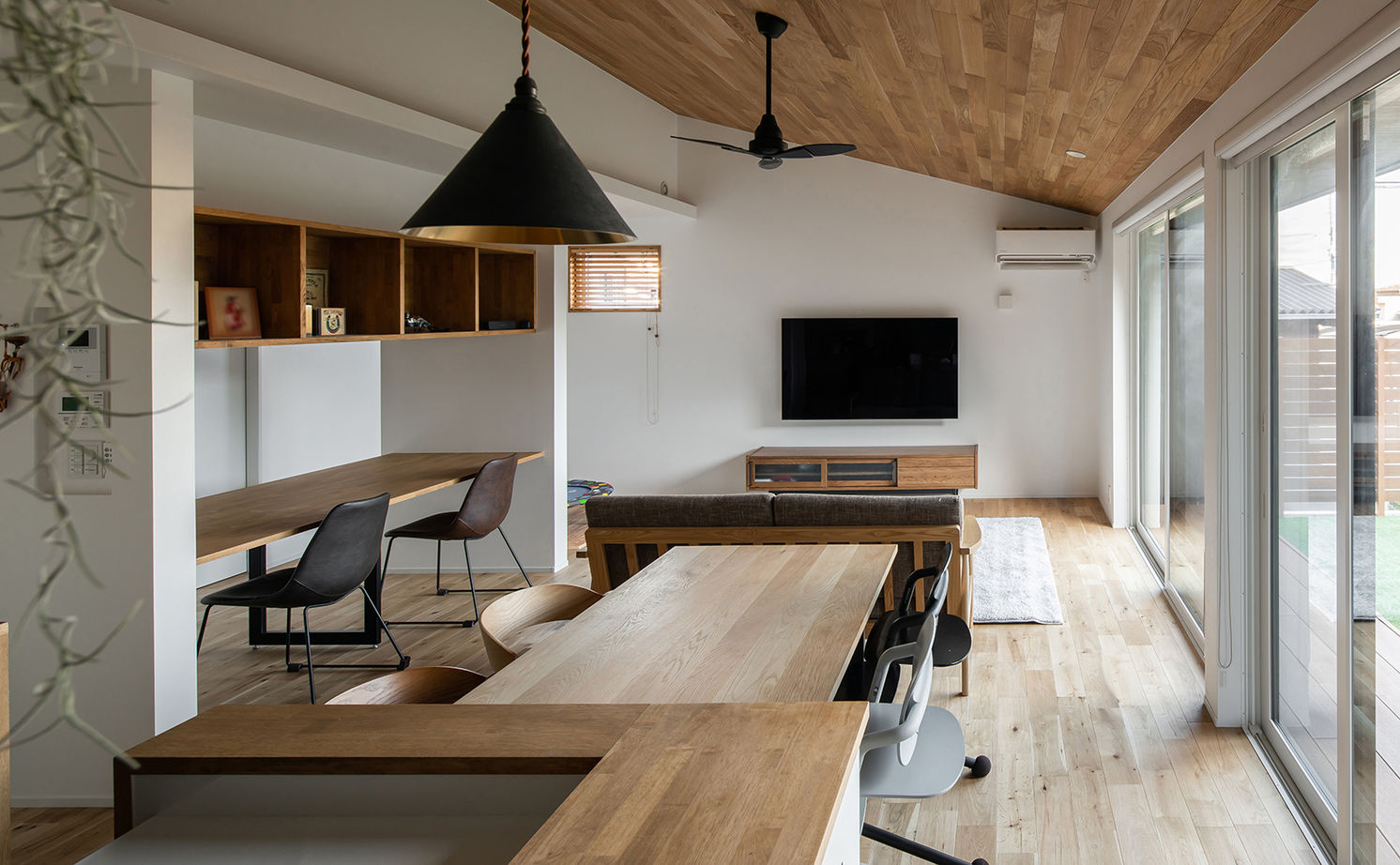 ルポハウス一級建築士事務所 【滋賀/平屋/2000万円台/40坪台/間取り図】広い庭を囲むL字の平屋。季節で変わる陽射しを考えた繊細な設計の建築実例画像2