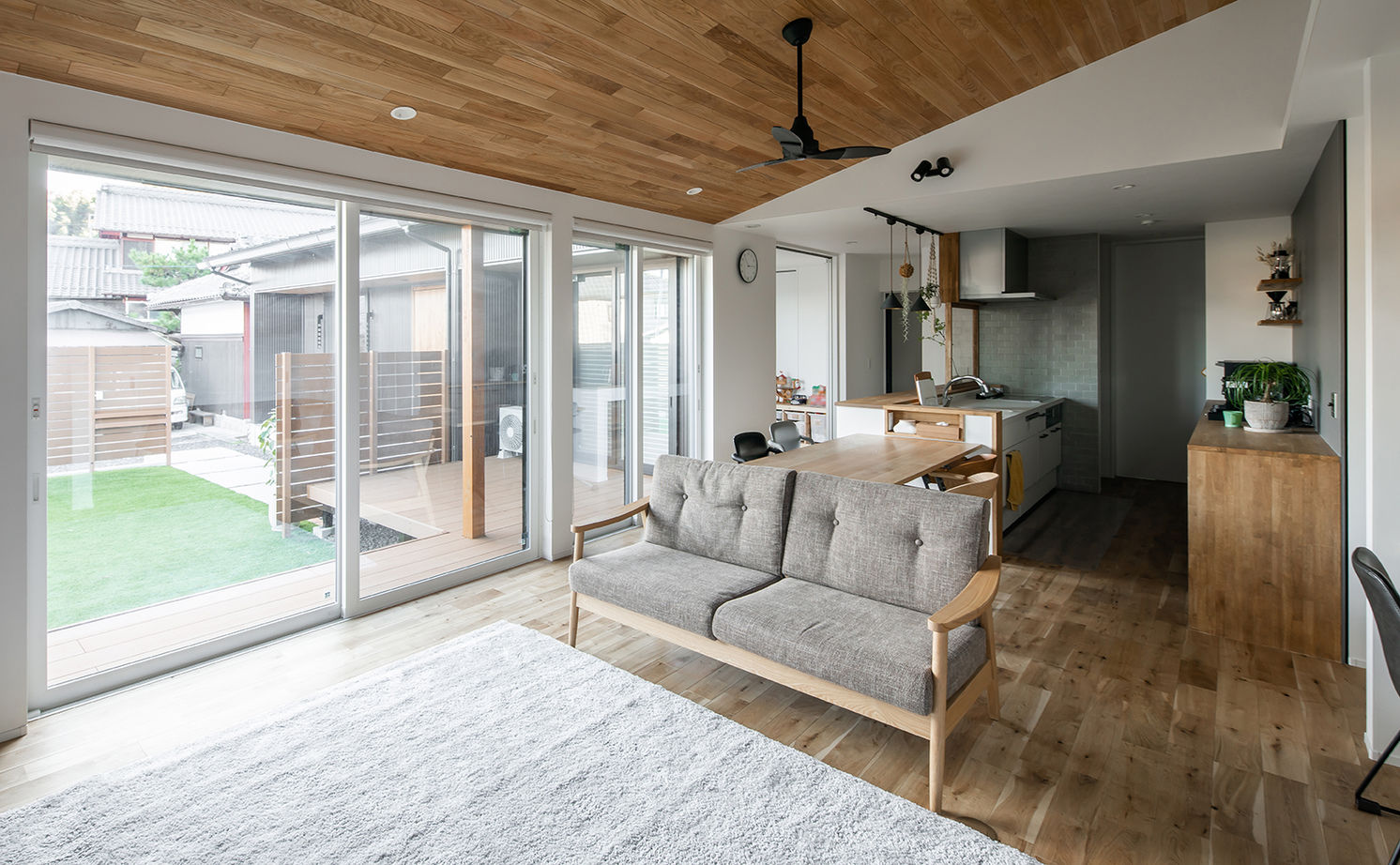 ルポハウス一級建築士事務所 【滋賀/平屋/2000万円台/40坪台/間取り図】広い庭を囲むL字の平屋。季節で変わる陽射しを考えた繊細な設計の建築実例画像4