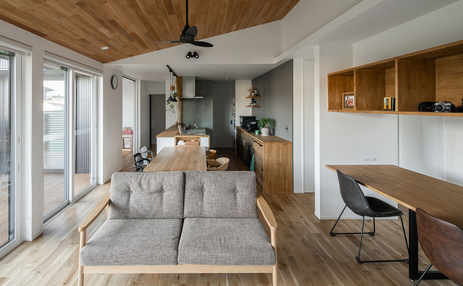 ルポハウス一級建築士事務所 【滋賀/平屋/2000万円台/40坪台/間取り図】広い庭を囲むL字の平屋。季節で変わる陽射しを考えた繊細な設計の建築実例画像9