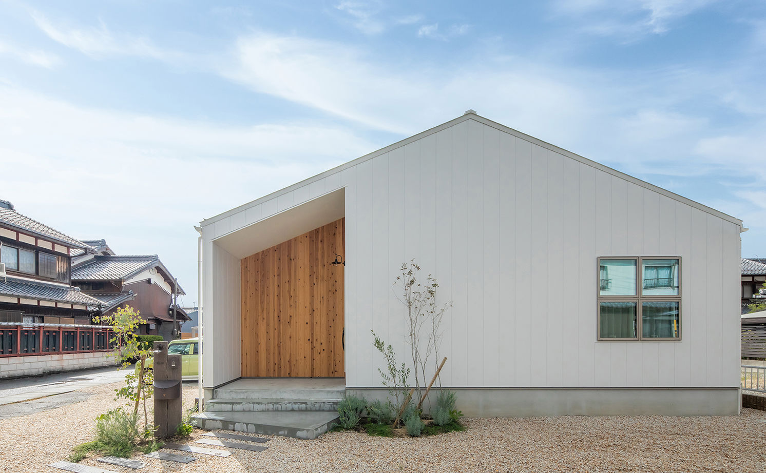 ルポハウス一級建築士事務所 【2000万円台/滋賀/子育て/平屋】絵本や木のおもちゃとヴィンテージ家具が調和する温かい住まいの建築実例画像