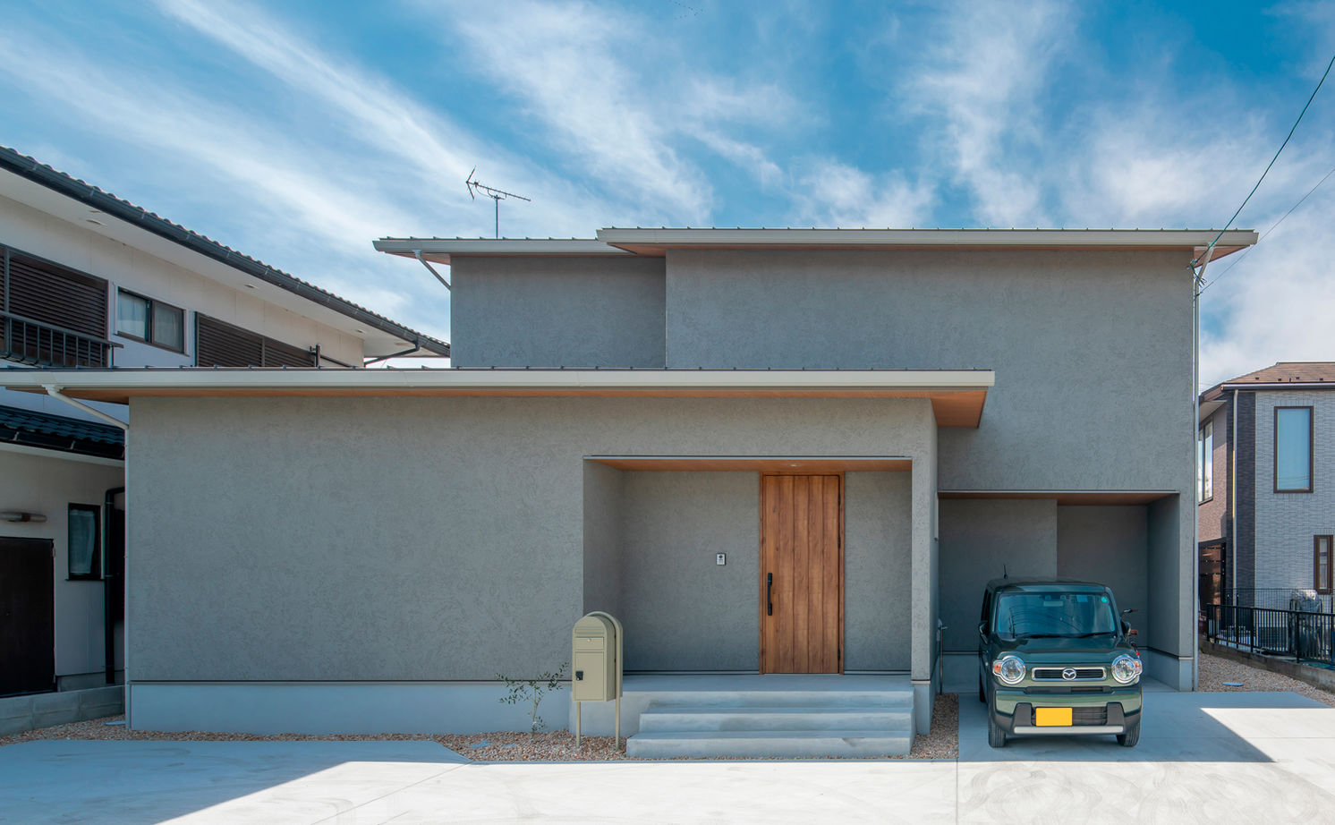 ルポハウス一級建築士事務所 【2000万円台／滋賀／2階建て／吹抜け】時代に左右されない、永く愛せるシンプルなデザインが魅力の家の建築実例画像