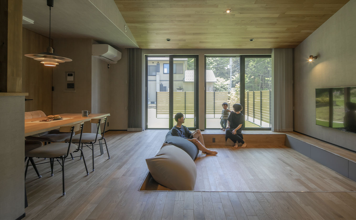 ルポハウス一級建築士事務所 【平屋／勾配天井／2000万円台／滋賀／自然】居心地よい山沿いの平屋。自然のなかで育む豊かな暮らしの建築実例画像2