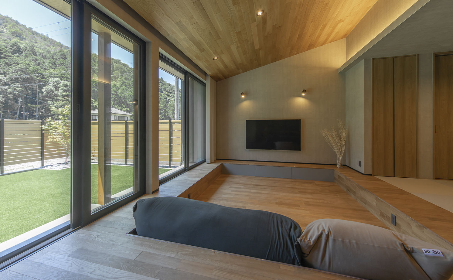 ルポハウス一級建築士事務所 【平屋／勾配天井／2000万円台／滋賀／自然】居心地よい山沿いの平屋。自然のなかで育む豊かな暮らしの建築実例画像18