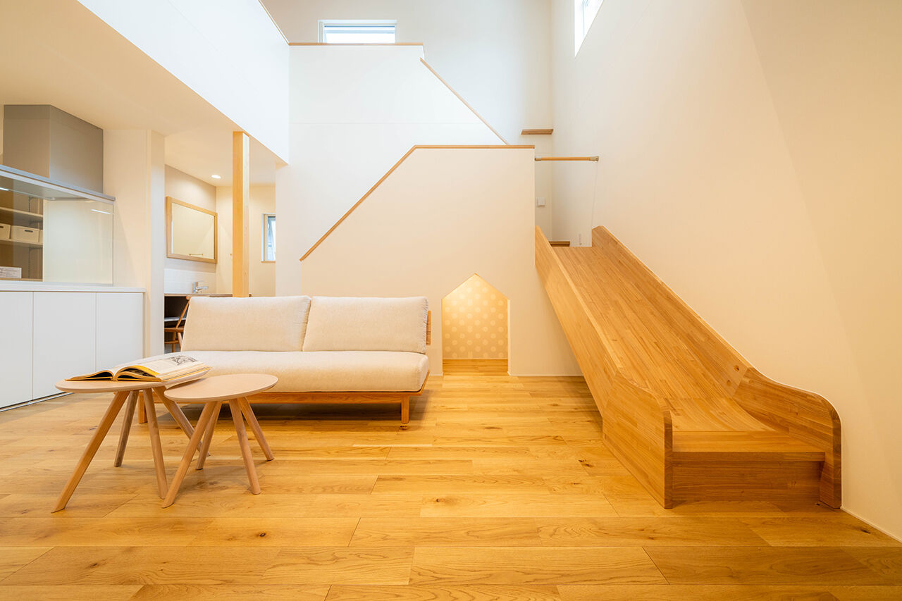 米田木材 【すべり台のある家】やさしい光と笑顔が満ちる、暮らしに遊び心が息づく住まいの建築実例画像2
