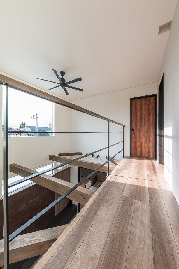 アンドクリエイト キッチンを中心に優雅な空間が広がる、ラグジュアリーな住まいの建築実例画像8