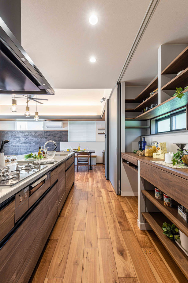 アンドクリエイト 開放感と落ち着きを追求した、高級感溢れる住まいの建築実例画像7