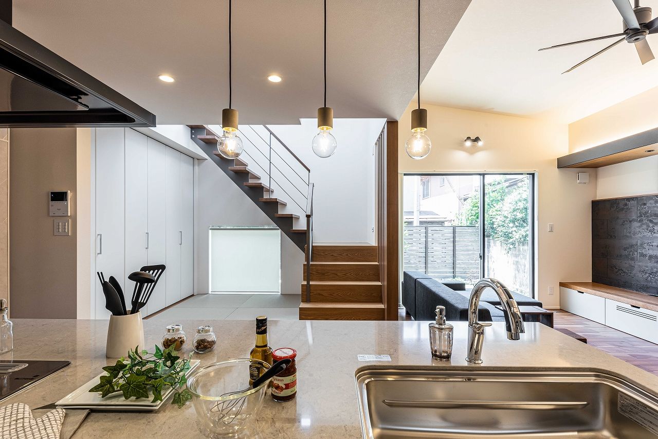 アンドクリエイト 開放感と落ち着きを追求した、高級感溢れる住まいの建築実例画像8