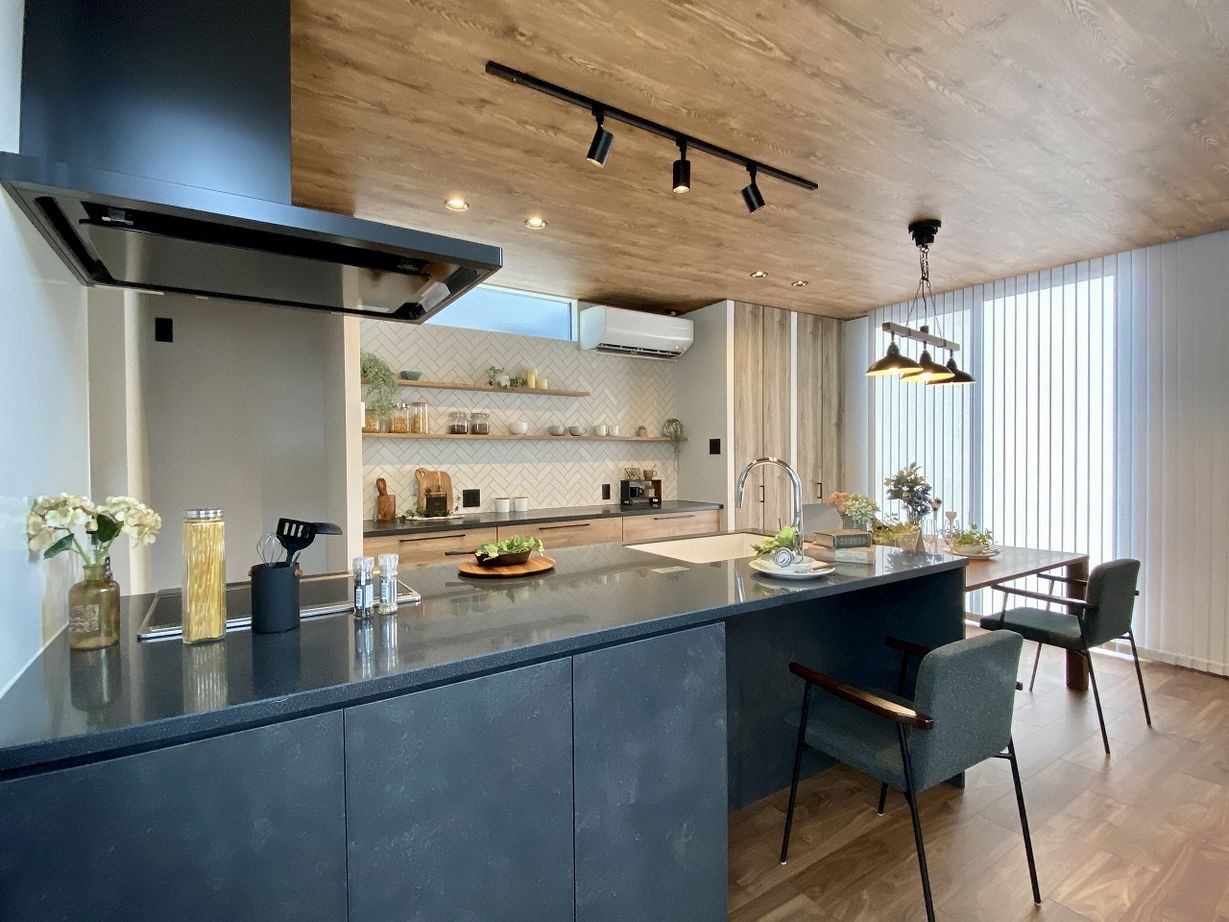 アンドクリエイト ニューヨークの歴史あるホテルのようなインテリアデザインの家の建築実例画像2