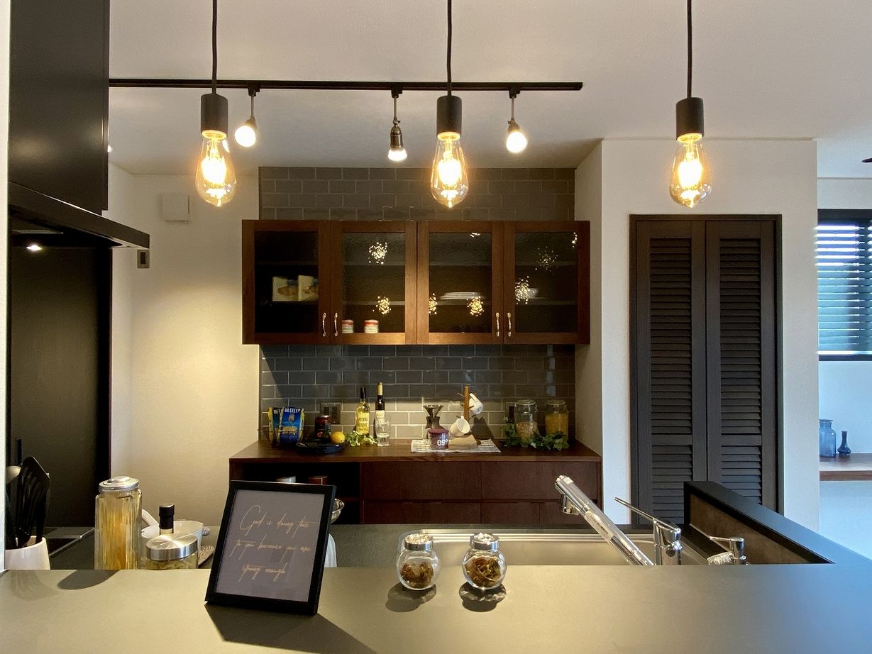 アンドクリエイト 古き良きヨーロッパの雰囲気を感じさせるレトロテイストのお家の建築実例画像1