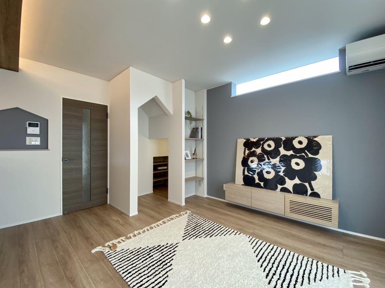 アンドクリエイト 心地いい居場所が見つかる、ヌックと造作ベンチのある家の建築実例画像1