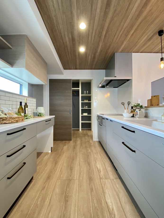 アンドクリエイト 心地いい居場所が見つかる、ヌックと造作ベンチのある家の建築実例画像6