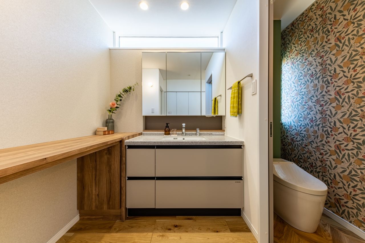 アンドクリエイト デッキ&庭へと空間が連続する、子どもたちが自由に遊べる家の建築実例画像5