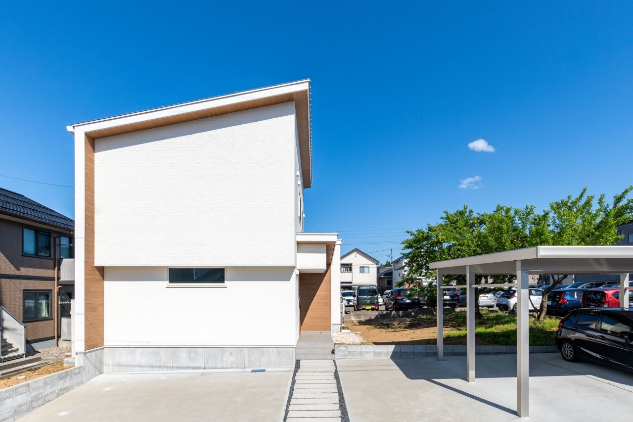 アンドクリエイト デッキ&庭へと空間が連続する、子どもたちが自由に遊べる家の建築実例画像8