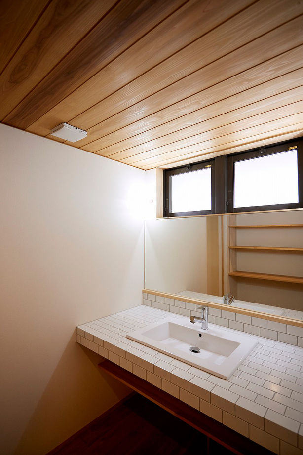 ONE and ALL 【岐阜市｜L字型×平屋×約30坪】懐かしさ漂う和モダンな平屋「家事の最中も見晴らしを楽しんでいます」の建築実例画像10