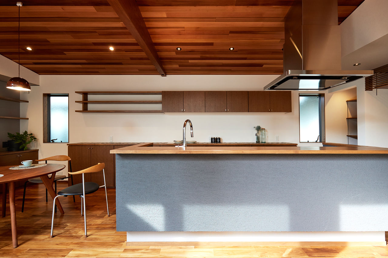 ONE and ALL 【岐阜市｜平屋風の2階建て×中庭】南北に長い土地の心配な日当たりは「中庭」と「吹抜け」で解消の建築実例画像3