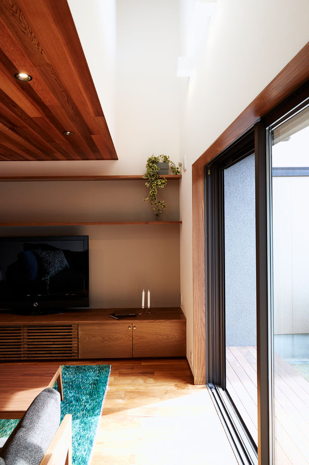 ONE and ALL 【岐阜市｜平屋風の2階建て×中庭】南北に長い土地の心配な日当たりは「中庭」と「吹抜け」で解消の建築実例画像5