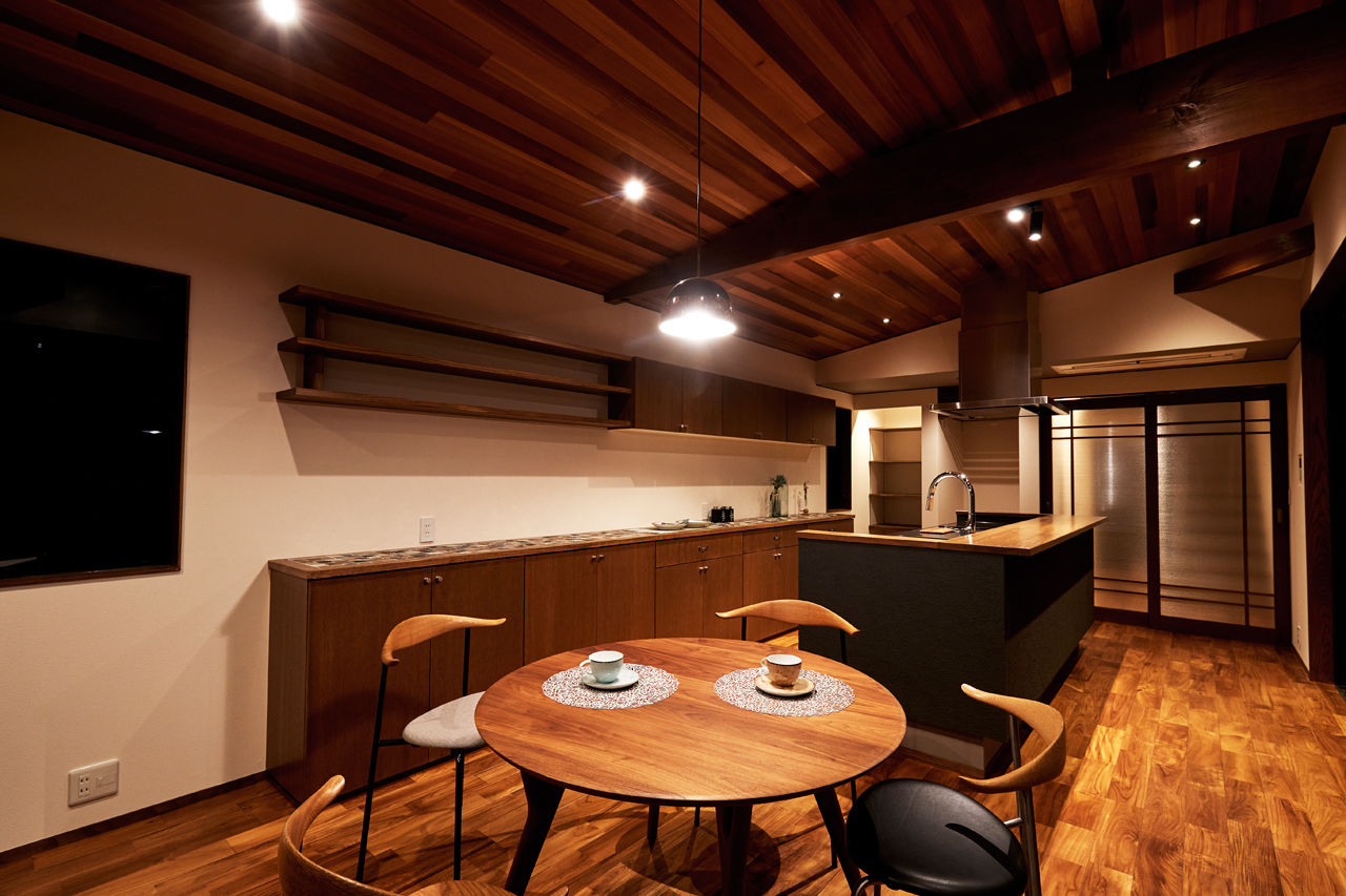 ONE and ALL 【岐阜市｜平屋風の2階建て×中庭】南北に長い土地の心配な日当たりは「中庭」と「吹抜け」で解消の建築実例画像7