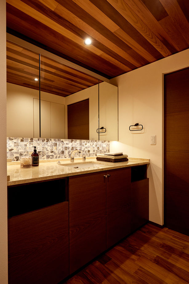 ONE and ALL 【岐阜市｜平屋風の2階建て×中庭】南北に長い土地の心配な日当たりは「中庭」と「吹抜け」で解消の建築実例画像8