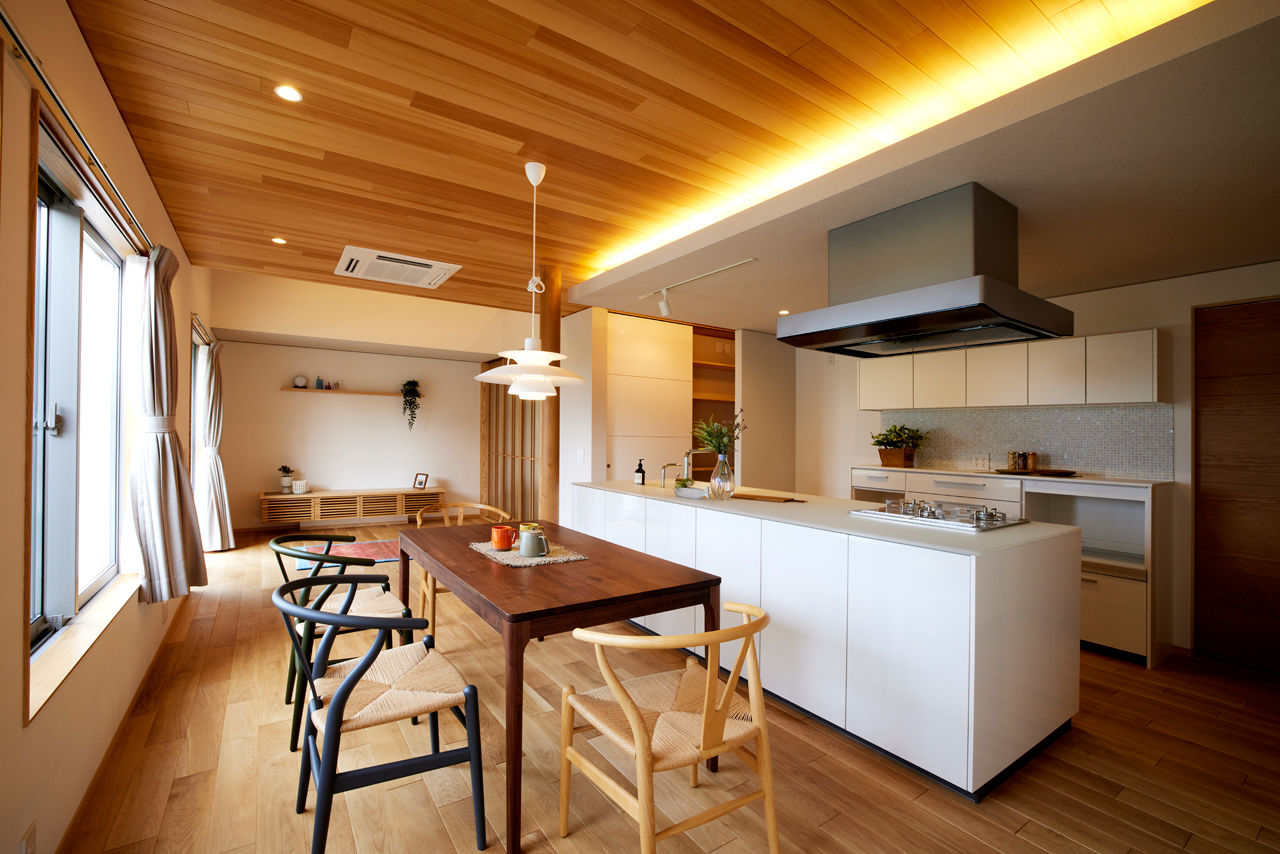 ONE and ALL 【本巣市｜北欧風ガレージハウス｜間取り有】暮らしやすさは想像以上。カフェのくつろぎを毎日わが家での建築実例画像2