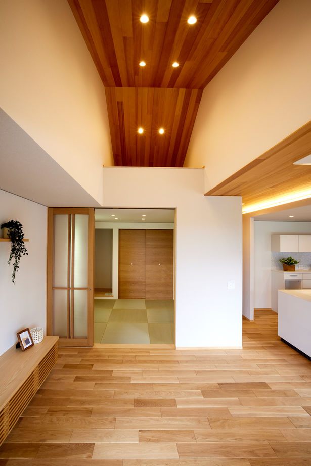 ONE and ALL 【本巣市｜北欧風ガレージハウス｜間取り有】暮らしやすさは想像以上。カフェのくつろぎを毎日わが家での建築実例画像4