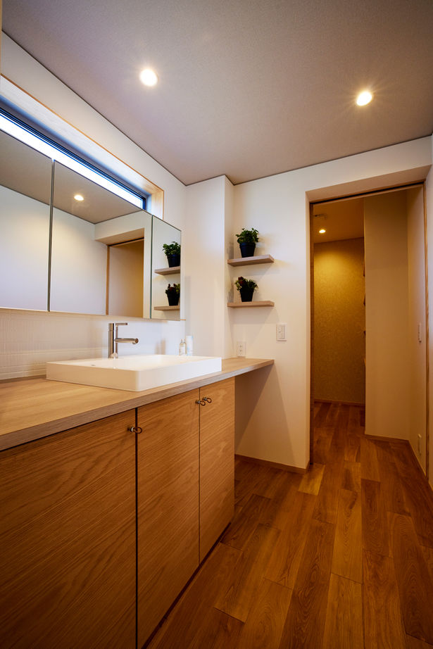 ONE and ALL 【本巣市｜北欧風ガレージハウス｜間取り有】暮らしやすさは想像以上。カフェのくつろぎを毎日わが家での建築実例画像5