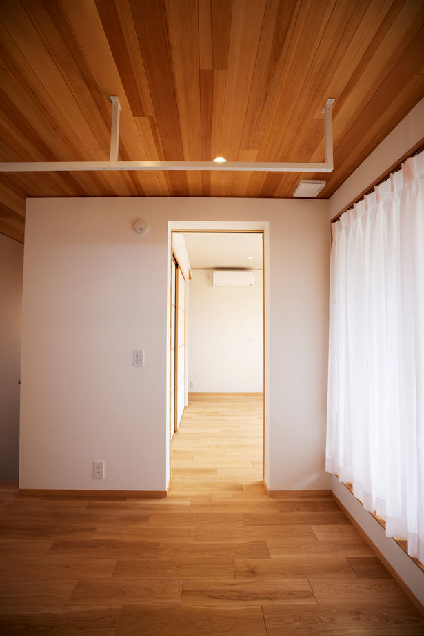 ONE and ALL 【本巣市｜北欧風ガレージハウス｜間取り有】暮らしやすさは想像以上。カフェのくつろぎを毎日わが家での建築実例画像8