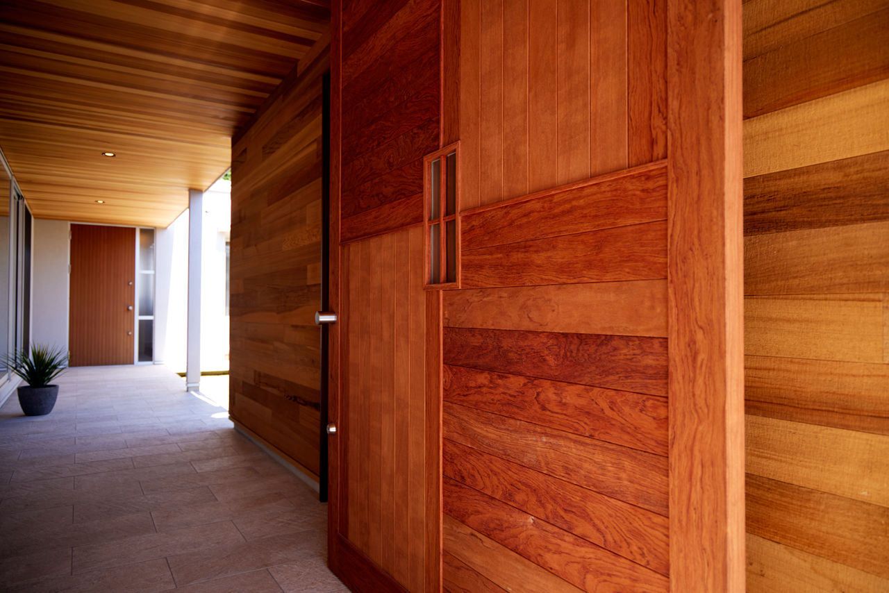 ONE and ALL 【岐阜県｜ガレージハウス×二世帯】中庭が繋ぐ２つの家族。高級木材を贅沢に使ったオーセンティックな平屋の建築実例画像6