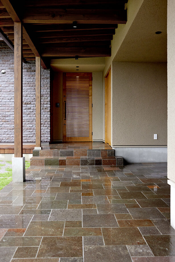 ONE and ALL 【岐阜県｜和モダン】質感豊かな素材で紡ぐ上質なデザイン。光と開放感に包まれて過ごす心地よい毎日の建築実例画像7