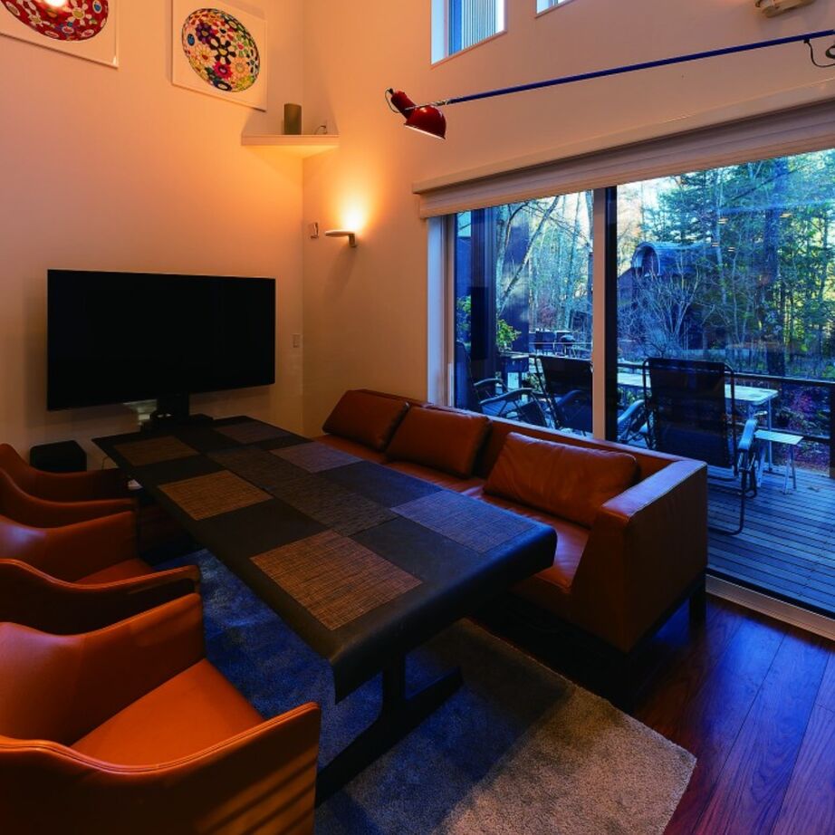 ホクシンハウス 山の緑に囲まれた静かな別荘地に佇む隣家との交流も楽しむ二拠点生活の建築実例画像2