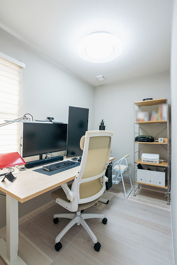 ホクシンハウス ミニマルな平屋の2人暮らし／散らからないよう考え尽くした動線＆収納。大きな窓から空を見晴らす開放感！の建築実例画像9