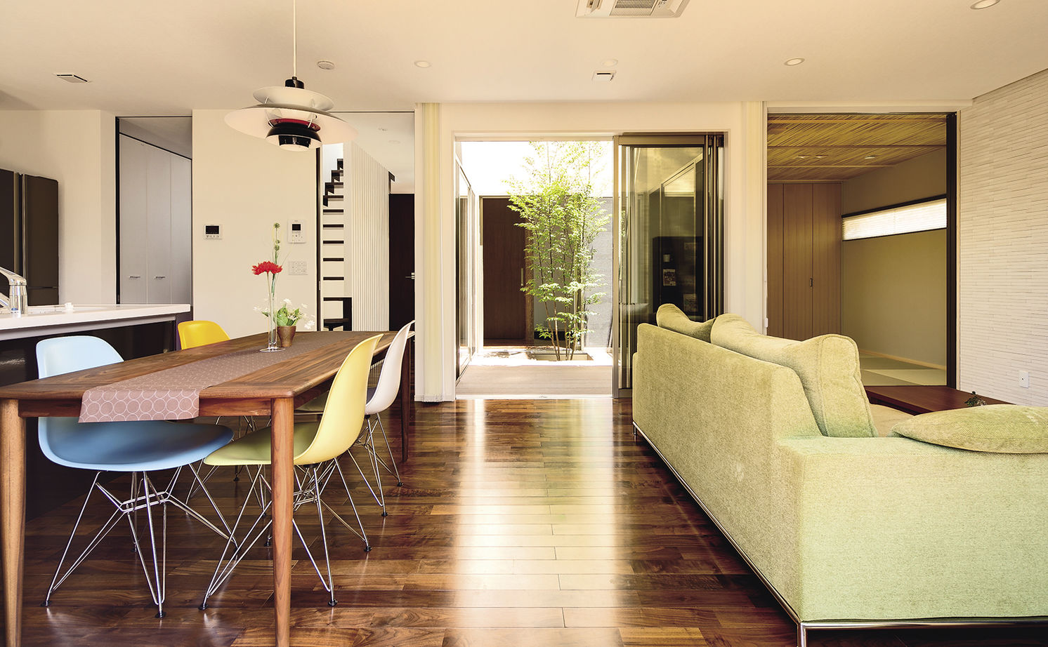 高砂建設　埼玉・東京 【川口市/2000万円台/40坪台/間取り図/ウッドデッキ】外断熱＋SE構法で建てた開放的で四季を感じる住まいの建築実例画像3