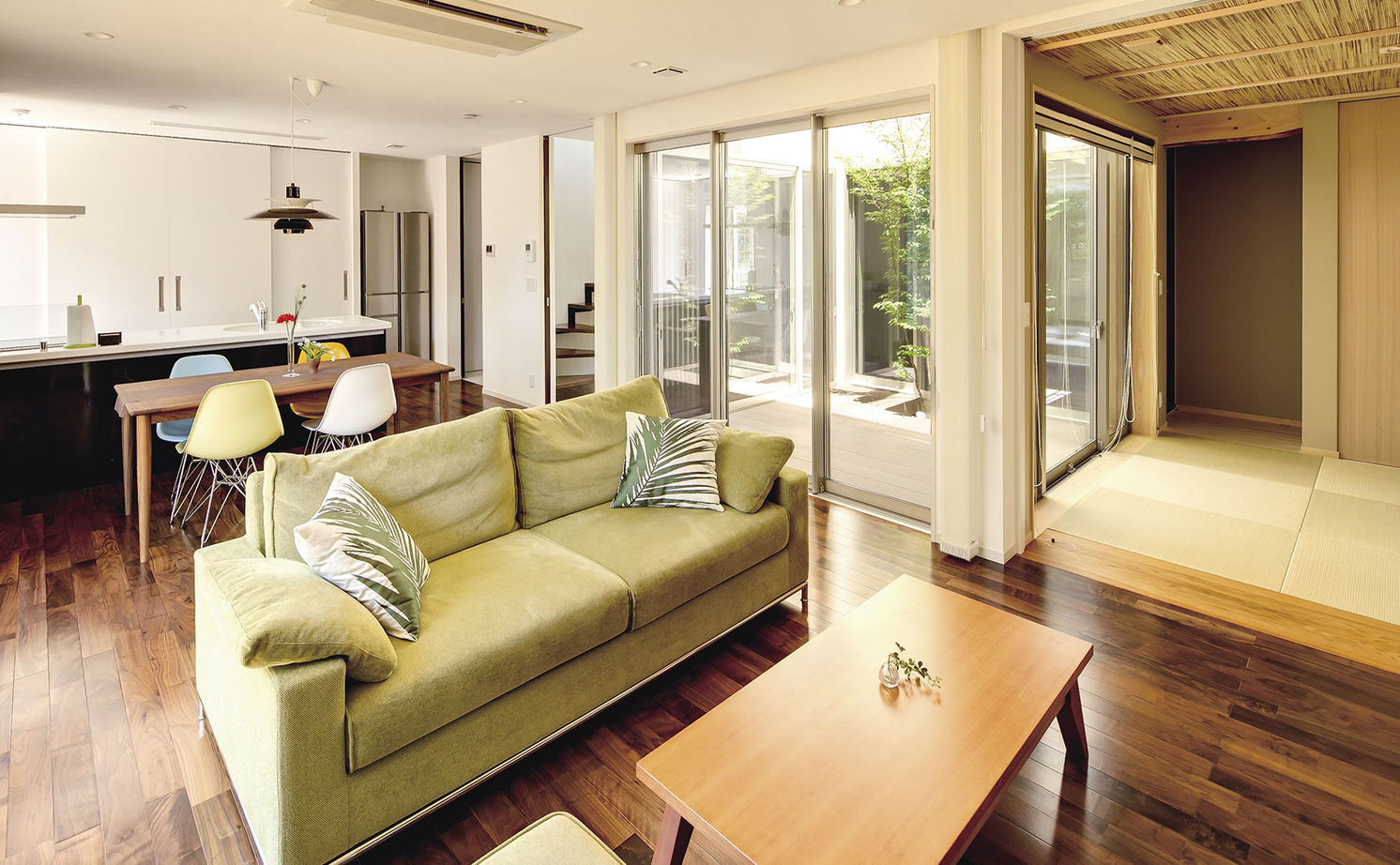 高砂建設　埼玉・東京 【川口市/2000万円台/40坪台/間取り図/ウッドデッキ】外断熱＋SE構法で建てた開放的で四季を感じる住まいの建築実例画像6