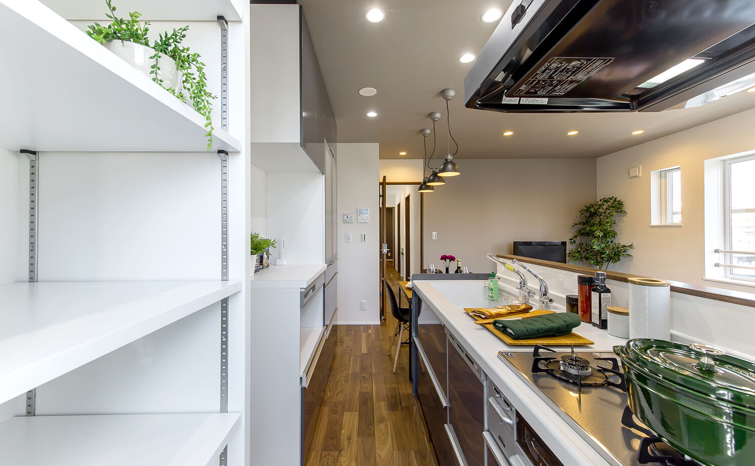 高砂建設　埼玉・東京 【さいたま市/50坪台/間取り図/店舗併用/二世帯住宅/3階建て】SE構法+理想のデザインを叶えた店舗併用住宅の建築実例画像4