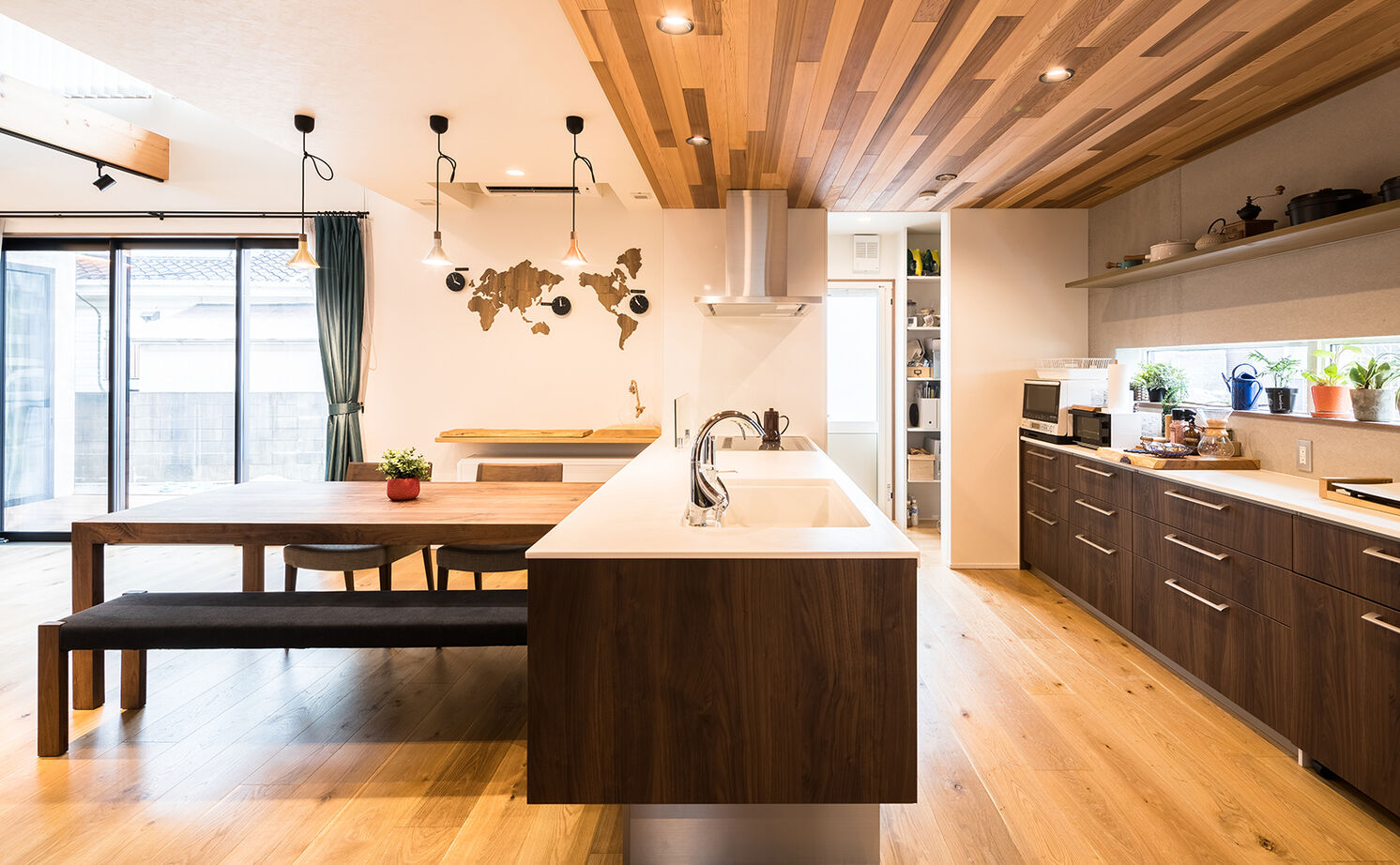 高砂建設　埼玉・東京 驚くほど開放的なのに「ソーラーサーキット工法」で家の中の隅々まで快適！暮らしを楽しむ遊び心も満載の建築実例画像5