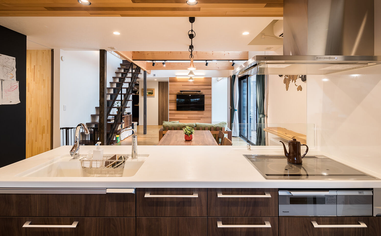 高砂建設　埼玉・東京 驚くほど開放的なのに「ソーラーサーキット工法」で家の中の隅々まで快適！暮らしを楽しむ遊び心も満載の建築実例画像6