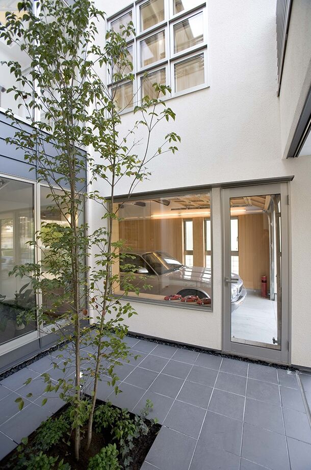 高砂建設　埼玉・東京 【さいたま市/50坪台/間取り図/無垢材/吹抜け】生活感の出ないホテルライクな暮らしが叶った、上質な住まいの建築実例画像2