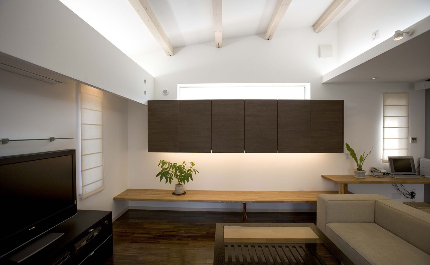 高砂建設　埼玉・東京 【さいたま市/50坪台/間取り図/無垢材/吹抜け】生活感の出ないホテルライクな暮らしが叶った、上質な住まいの建築実例画像5