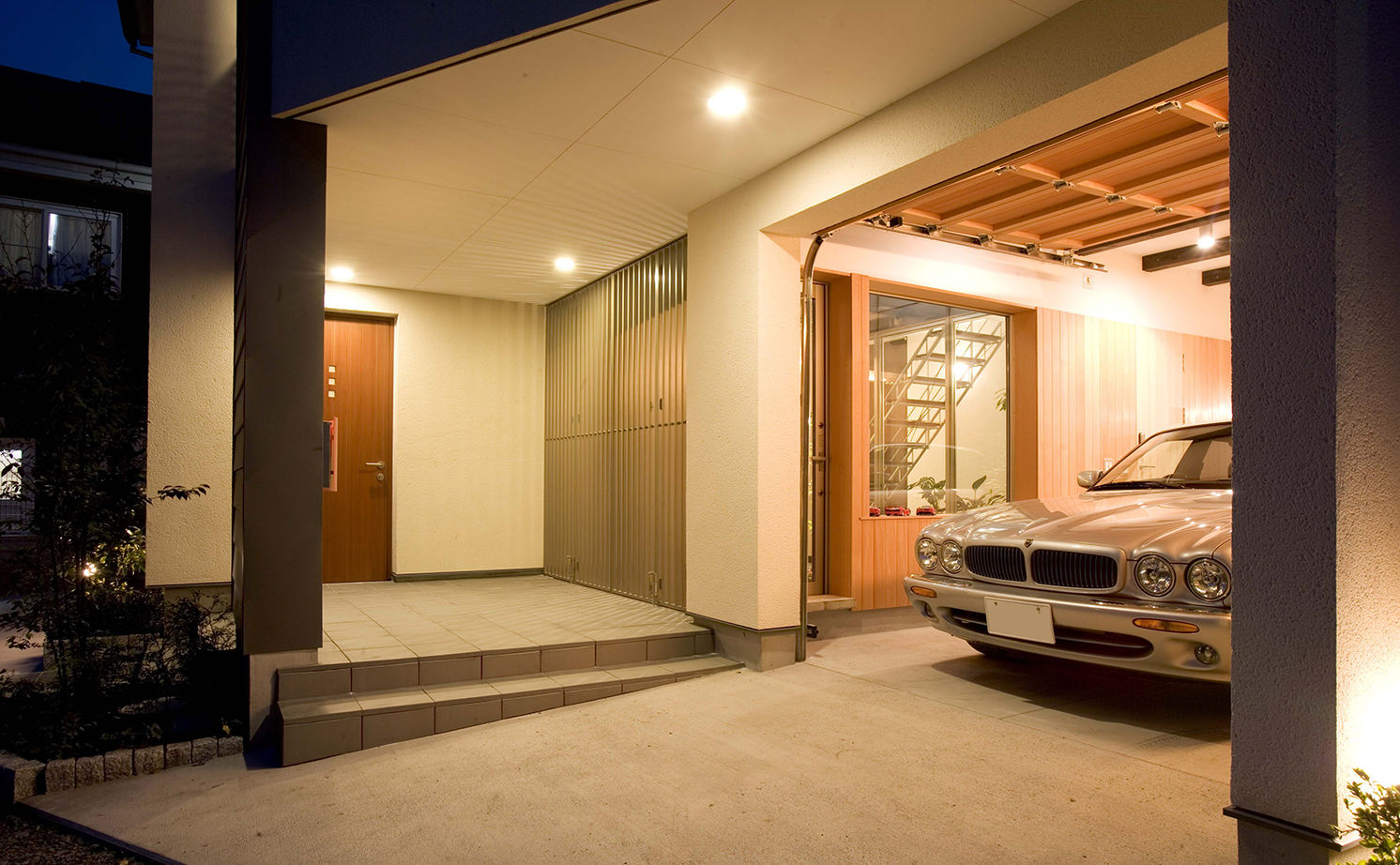 高砂建設　埼玉・東京 【さいたま市/50坪台/間取り図/無垢材/吹抜け】生活感の出ないホテルライクな暮らしが叶った、上質な住まいの建築実例画像8