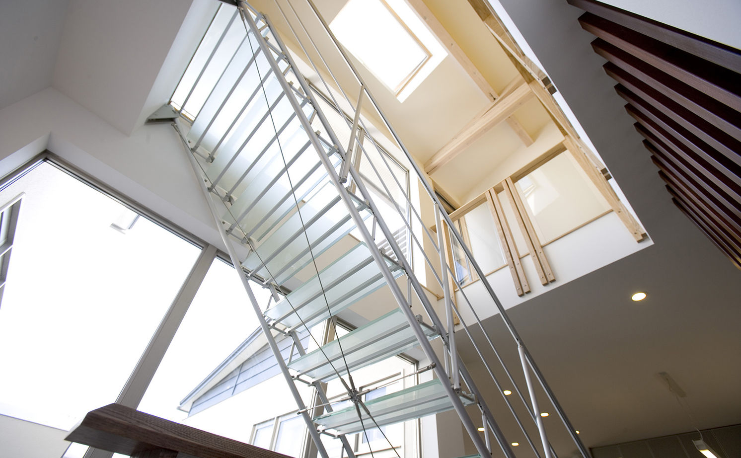 高砂建設　埼玉・東京 【さいたま市/50坪台/間取り図/無垢材/吹抜け】生活感の出ないホテルライクな暮らしが叶った、上質な住まいの建築実例画像9