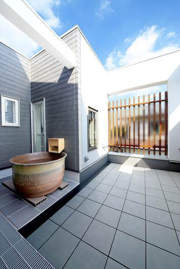 高砂建設　埼玉・東京 【さいたま市/30坪台/プライベートバルコニー】光と風をデザインした、家族のつながりが生まれる住まいの建築実例画像2