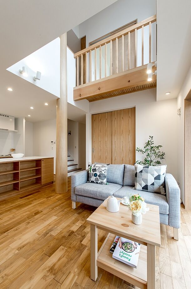 高砂建設　埼玉・東京 【2000万円台/30坪台/間取り図/吹抜け】暮らしの真ん中にキッチンを！無垢の質感にこだわった家の建築実例画像4